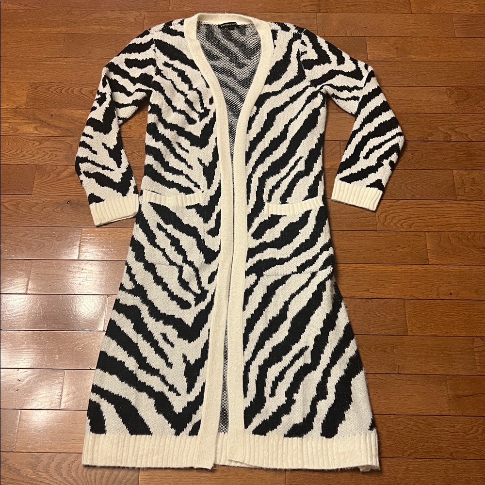 🖤BOSTON PROPER ZEBRA JACQUARD DUSTER/CARDIGAN SWEATER-POCKETS-BLACK/WHITE-M🖤 - Picture 2 of 16
